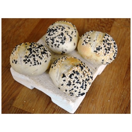 Volkorn Roll with Sesame Seed